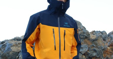 始祖鸟产品科技 年入50亿！日本“廉价始祖鸟”，闷声搞定中国